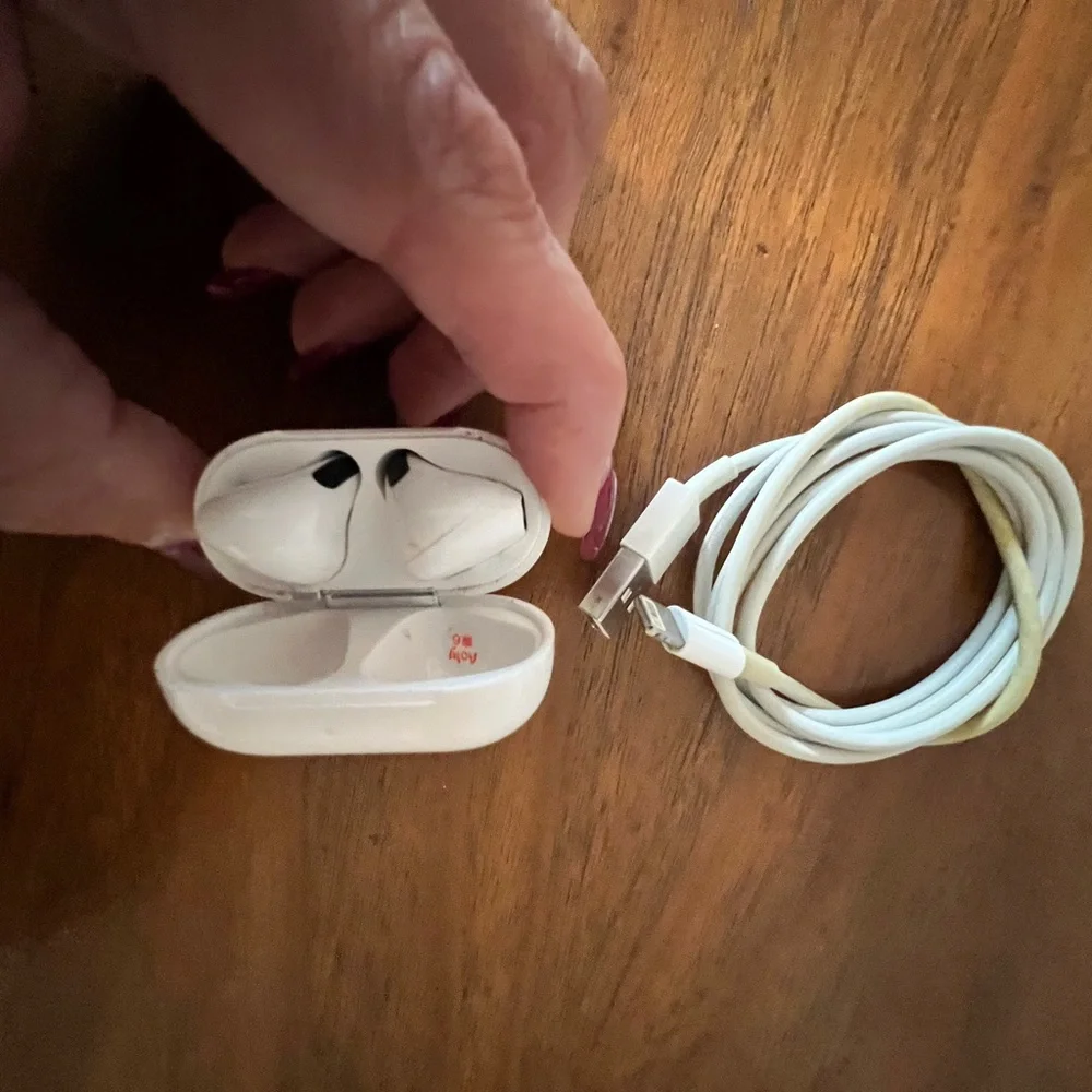Wireless Earbuds with Charging Case - White
